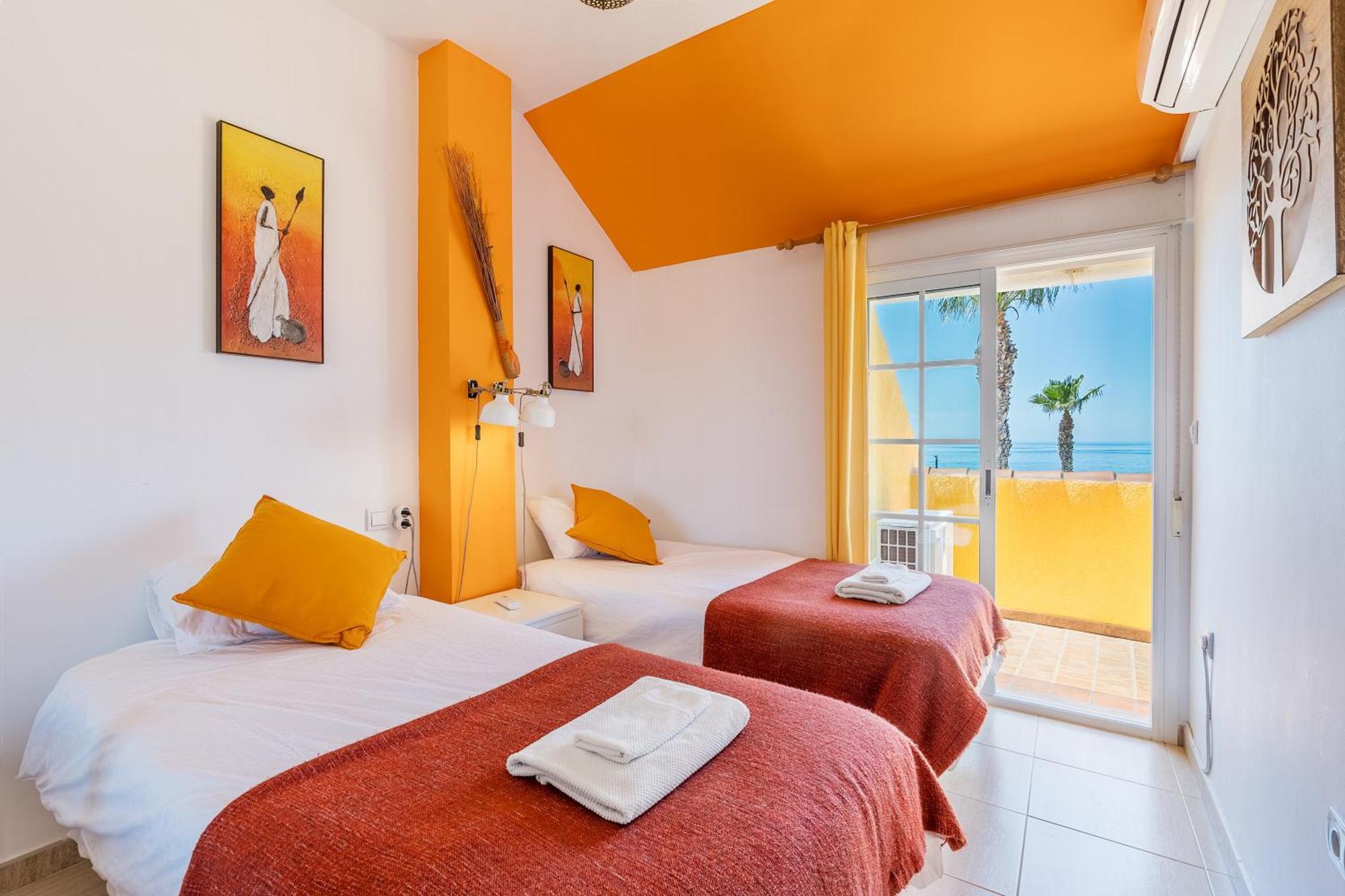 The Beach House At Playa Salobreña Екстериор снимка