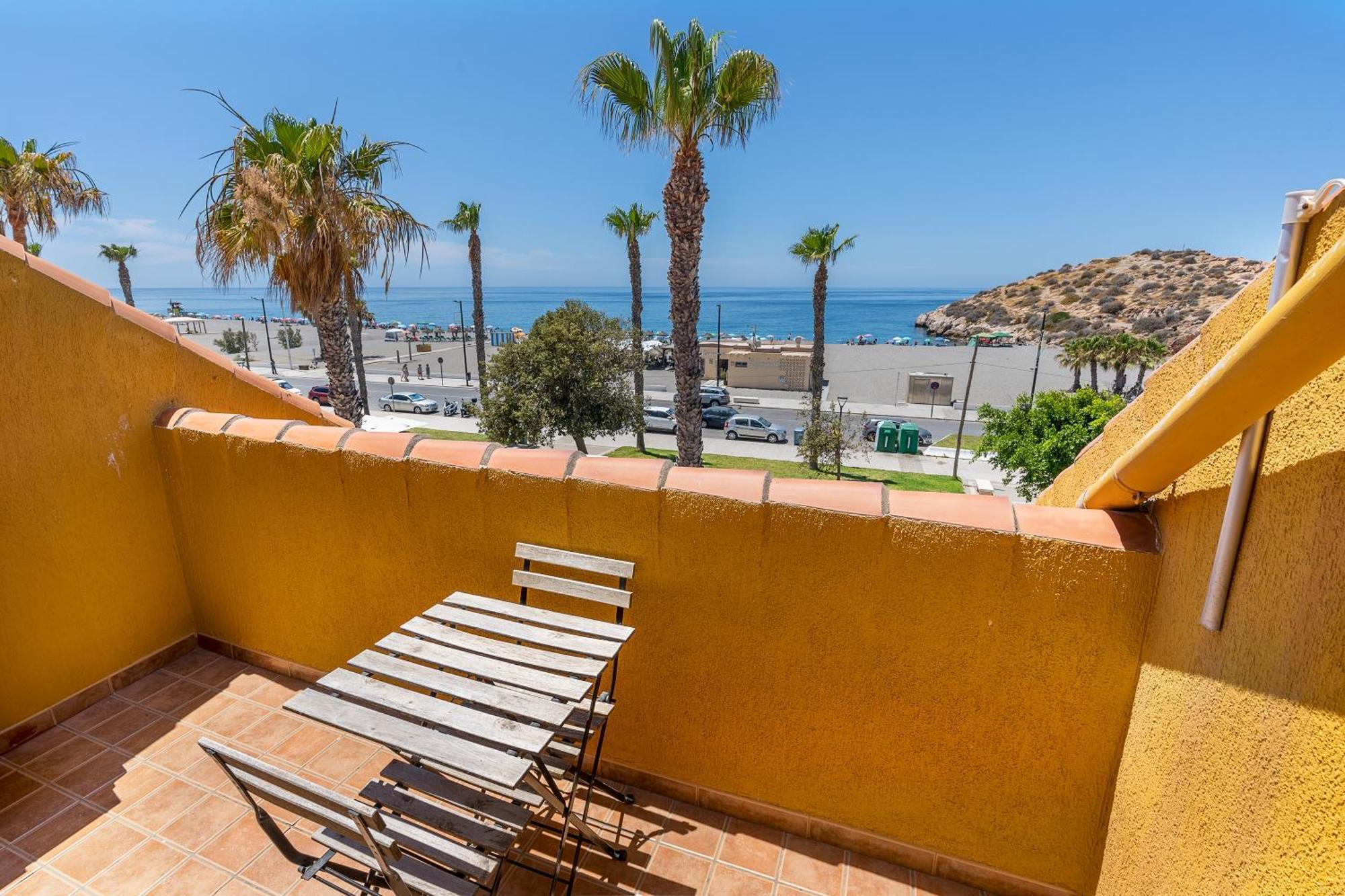 The Beach House At Playa Salobreña Екстериор снимка