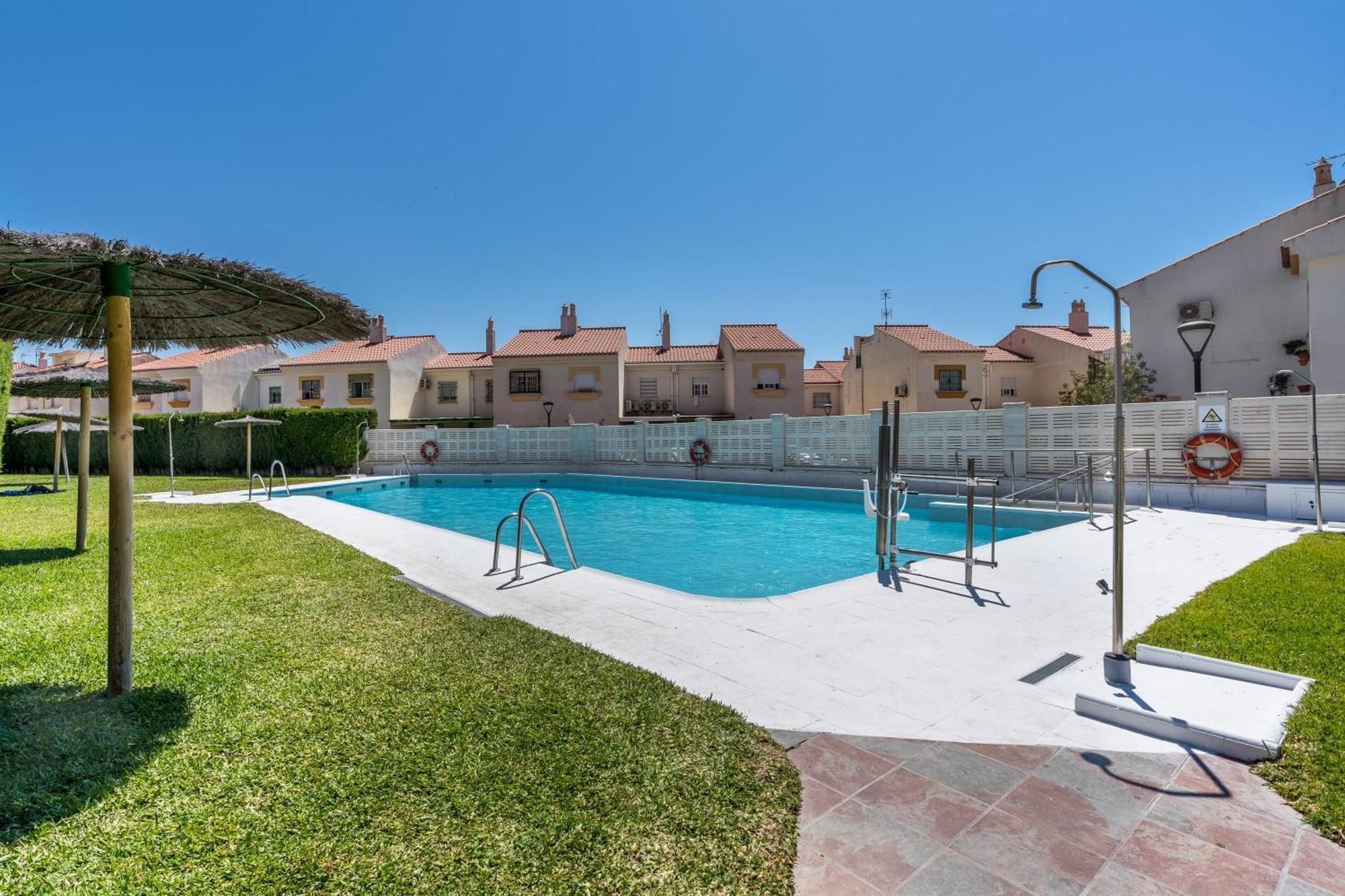 The Beach House At Playa Salobreña Екстериор снимка